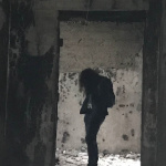 Серость Стены Лица (Grayness Walls Faces)