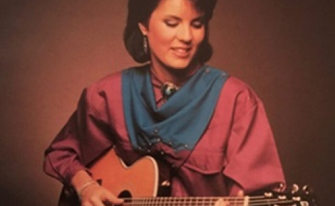 Holly Dunn
