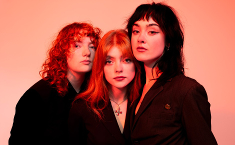 Folk Bitch Trio
